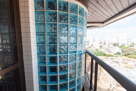 Apartamento à venda com 161m², 4 quartos e 3 vagasVaranda