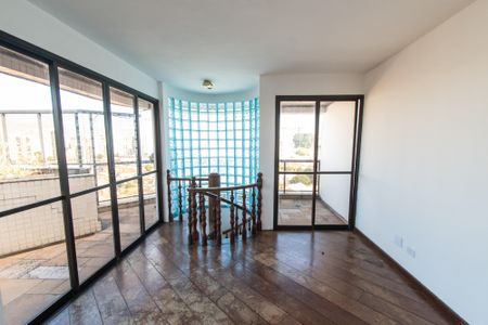 Apartamento à venda com 161m², 4 quartos e 3 vagasCobertura