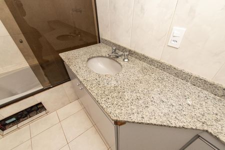 Apartamento à venda com 161m², 4 quartos e 3 vagasBanheiro da suíte 2