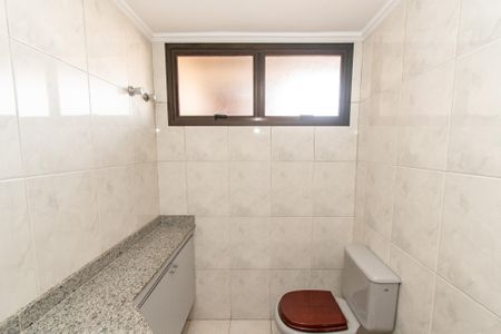 Apartamento à venda com 161m², 4 quartos e 3 vagasBanheiro da suíte 2