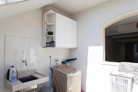 Casa à venda com 220m², 3 quartos e 7 vagasÁrea de Serviço