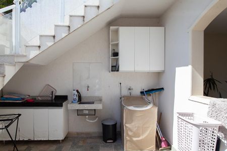 Casa à venda com 220m², 3 quartos e 7 vagasÁrea de Serviço