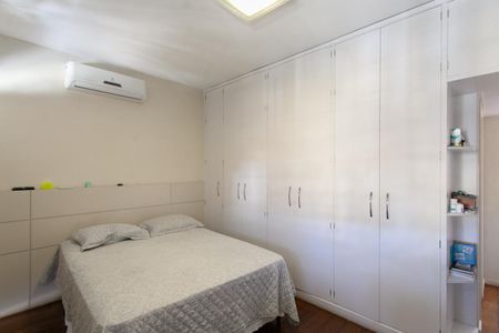 Casa à venda com 220m², 3 quartos e 7 vagasSuíte