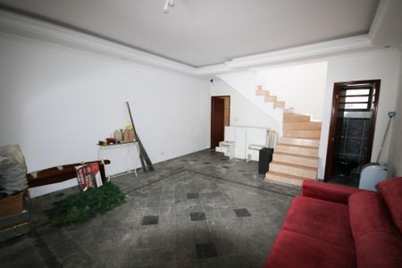 Casa para alugar com 176m², 3 quartos e 2 vagasSala