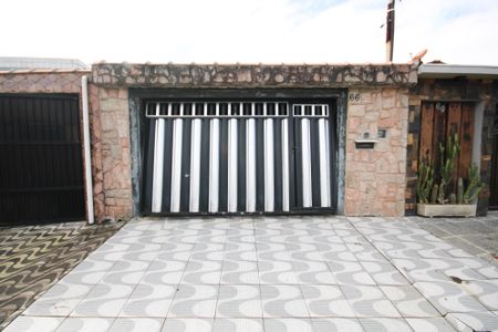 Casa para alugar com 176m², 3 quartos e 2 vagasFachada