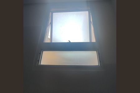 Banheiro de apartamento para alugar com 2 quartos, 43m² em Centro, Contagem