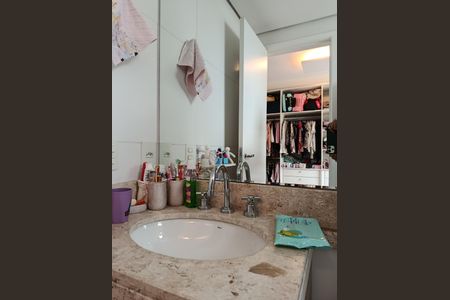 Apartamento à venda com 134m², 2 quartos e 2 vagas Apartamento à venda com 134m², 2 quartos e 2 vagasBanheiro da Suíte 2