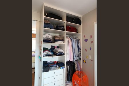 Apartamento à venda com 134m², 2 quartos e 2 vagas Apartamento à venda com 134m², 2 quartos e 2 vagasCloset da suíte 2