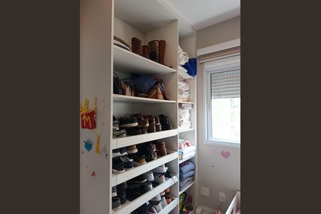 Apartamento à venda com 134m², 2 quartos e 2 vagas Apartamento à venda com 134m², 2 quartos e 2 vagasCloset da suíte 2