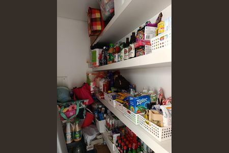 Apartamento à venda com 134m², 2 quartos e 2 vagas Apartamento à venda com 134m², 2 quartos e 2 vagasDespensa