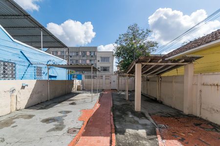 Casa para alugar com 90m², 2 quartos e 5 vagas Casa para alugar com 90m², 2 quartos e 5 vagasGaragem