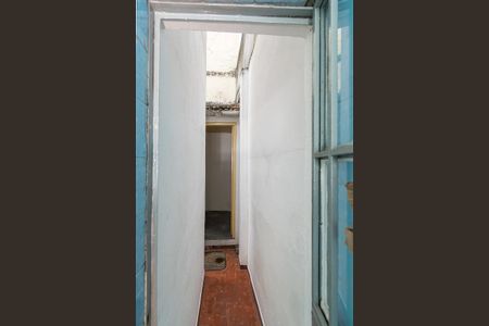 Casa para alugar com 90m², 2 quartos e 5 vagas Casa para alugar com 90m², 2 quartos e 5 vagasCozinha - Entrada dos fundos