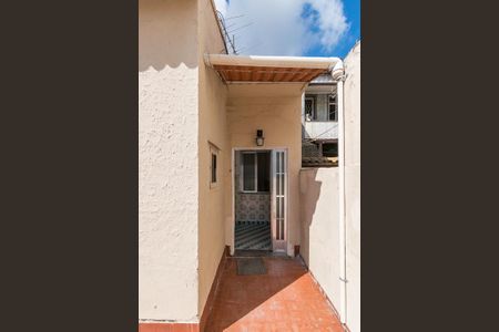 Casa para alugar com 90m², 2 quartos e 5 vagas Casa para alugar com 90m², 2 quartos e 5 vagasVaranda - Entrada principal