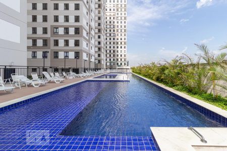 Apartamento à venda com 35m², 1 quarto e 1 vaga Apartamento à venda com 35m², 1 quarto e 1 vagaÁrea comum - Piscina