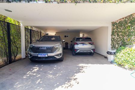 Casa à venda com 350m², 3 quartos e 4 vagasGaragem