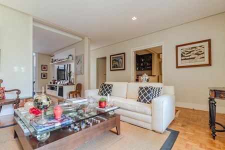 Casa à venda com 350m², 3 quartos e 4 vagasSala