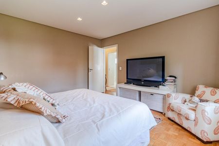 Casa à venda com 350m², 3 quartos e 4 vagasSuíte