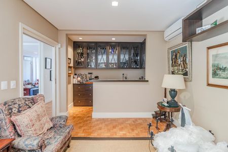 Casa à venda com 350m², 3 quartos e 4 vagasEscritório