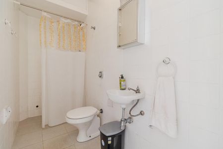 Casa à venda com 350m², 3 quartos e 4 vagasBanheiro de Serviço