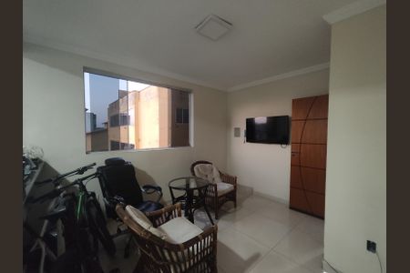 Sala de apartamento à venda com 2 quartos, 57m² em Linda Vista, Contagem