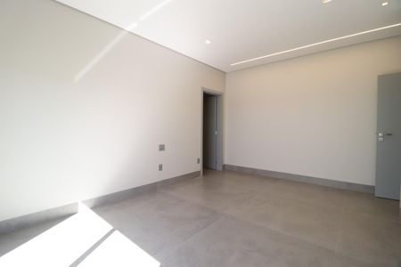 Casa de condomínio para alugar com 212m², 3 quartos e 3 vagasSuíte 3