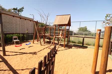 Casa de condomínio para alugar com 212m², 3 quartos e 3 vagasÁrea comum - Playground