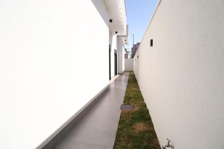 Casa de condomínio para alugar com 212m², 3 quartos e 3 vagasCorredor