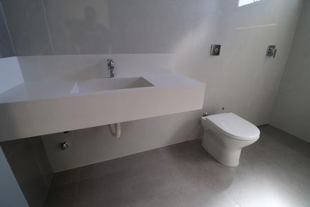 Casa de condomínio para alugar com 212m², 3 quartos e 3 vagasBanheiro da Suíte 2