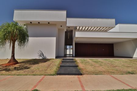 Casa de condomínio para alugar com 212m², 3 quartos e 3 vagasFachada