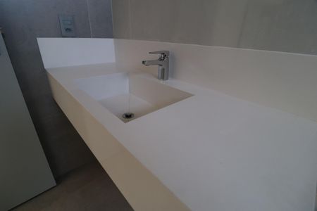 Casa de condomínio para alugar com 212m², 3 quartos e 3 vagasBanheiro da Suíte 2