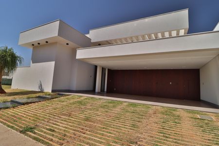 Casa de condomínio para alugar com 212m², 3 quartos e 3 vagasFachada