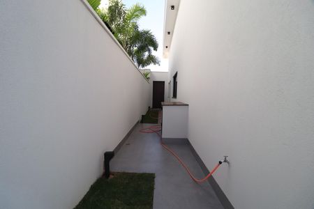 Casa de condomínio para alugar com 212m², 3 quartos e 3 vagasCorredor