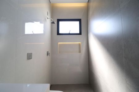 Casa de condomínio para alugar com 212m², 3 quartos e 3 vagasBanheiro da Suíte 2