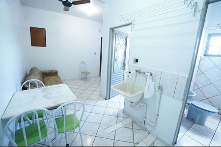 Sala/Cozinha de kitnet/studio para alugar com 1 quarto, 40m² em Vila dos Alpes, Goiânia