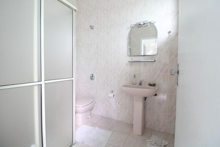 Casa à venda com 240m², 3 quartos e 2 vagasÁrea de Serviço