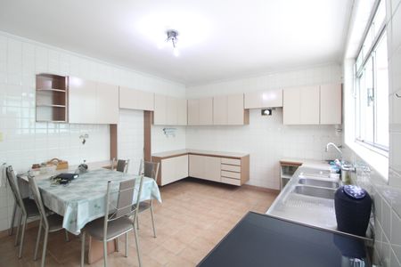 Casa à venda com 240m², 3 quartos e 2 vagasCozinha