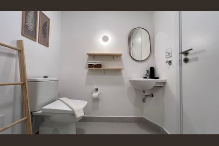 Studio à venda com 33m², 1 quarto e sem vaga Studio à venda com 33m², 1 quarto e sem vagaBanheiro