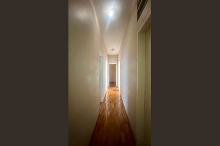 Apartamento à venda com 350m², 5 quartos e 3 vagasCorredor 