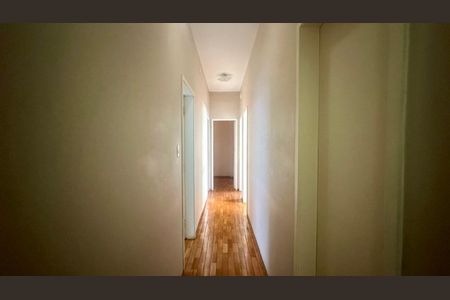 Apartamento à venda com 350m², 5 quartos e 3 vagasCorredor 