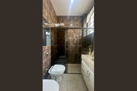 Apartamento à venda com 350m², 5 quartos e 3 vagasBanheiro 