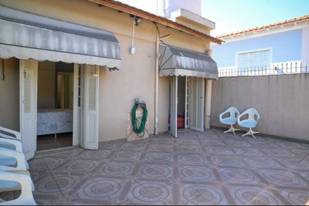 Casa à venda com 195m², 3 quartos e 2 vagas Casa à venda com 195m², 3 quartos e 2 vagasVaranda - Quarto 1 e 2