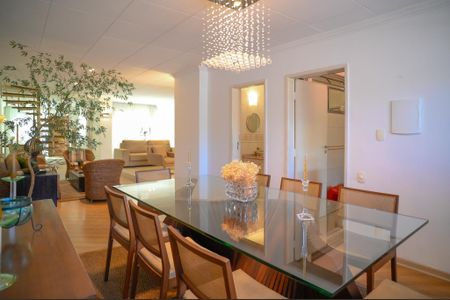 Casa à venda com 195m², 3 quartos e 2 vagas Casa à venda com 195m², 3 quartos e 2 vagasSala de Jantar