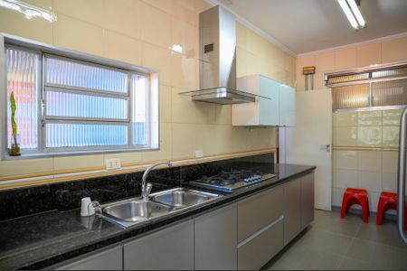 Casa à venda com 195m², 3 quartos e 2 vagas Casa à venda com 195m², 3 quartos e 2 vagasCozinha