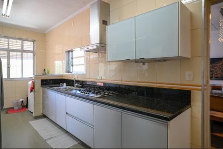 Casa à venda com 195m², 3 quartos e 2 vagas Casa à venda com 195m², 3 quartos e 2 vagasCozinha