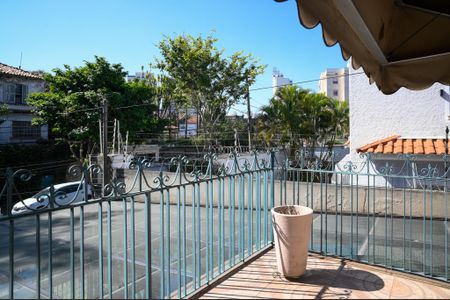 Casa à venda com 195m², 3 quartos e 2 vagas Casa à venda com 195m², 3 quartos e 2 vagasVaranda Quarto 3