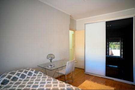 Casa à venda com 195m², 3 quartos e 2 vagas Casa à venda com 195m², 3 quartos e 2 vagasQuarto 2