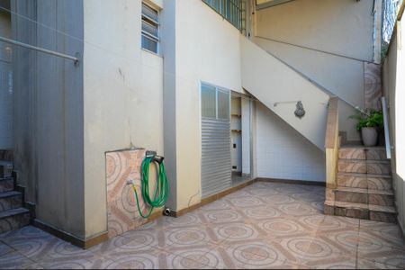 Casa à venda com 195m², 3 quartos e 2 vagas Casa à venda com 195m², 3 quartos e 2 vagasQuintal