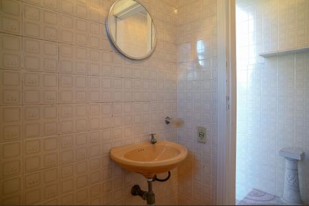 Casa à venda com 195m², 3 quartos e 2 vagas Casa à venda com 195m², 3 quartos e 2 vagasBanheiro de Serviço