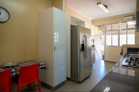 Casa à venda com 195m², 3 quartos e 2 vagas Casa à venda com 195m², 3 quartos e 2 vagasCozinha