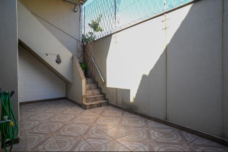 Casa à venda com 195m², 3 quartos e 2 vagas Casa à venda com 195m², 3 quartos e 2 vagasQuintal